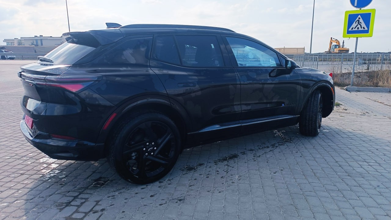 Chevrolet Equinox Ev Rs thumbnail 5