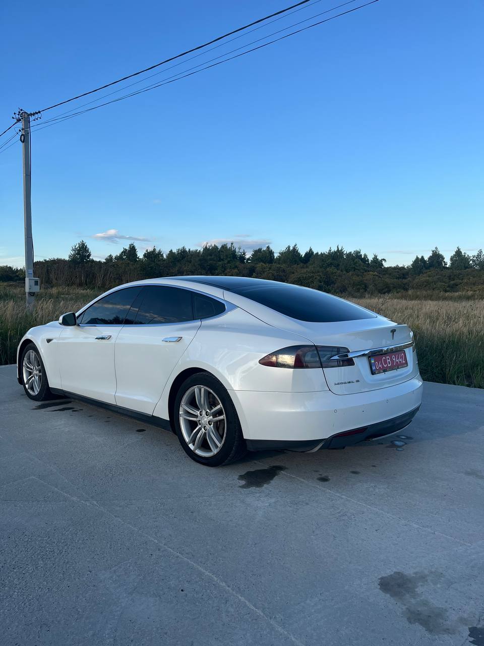 Tesla Model S P85 thumbnail 2