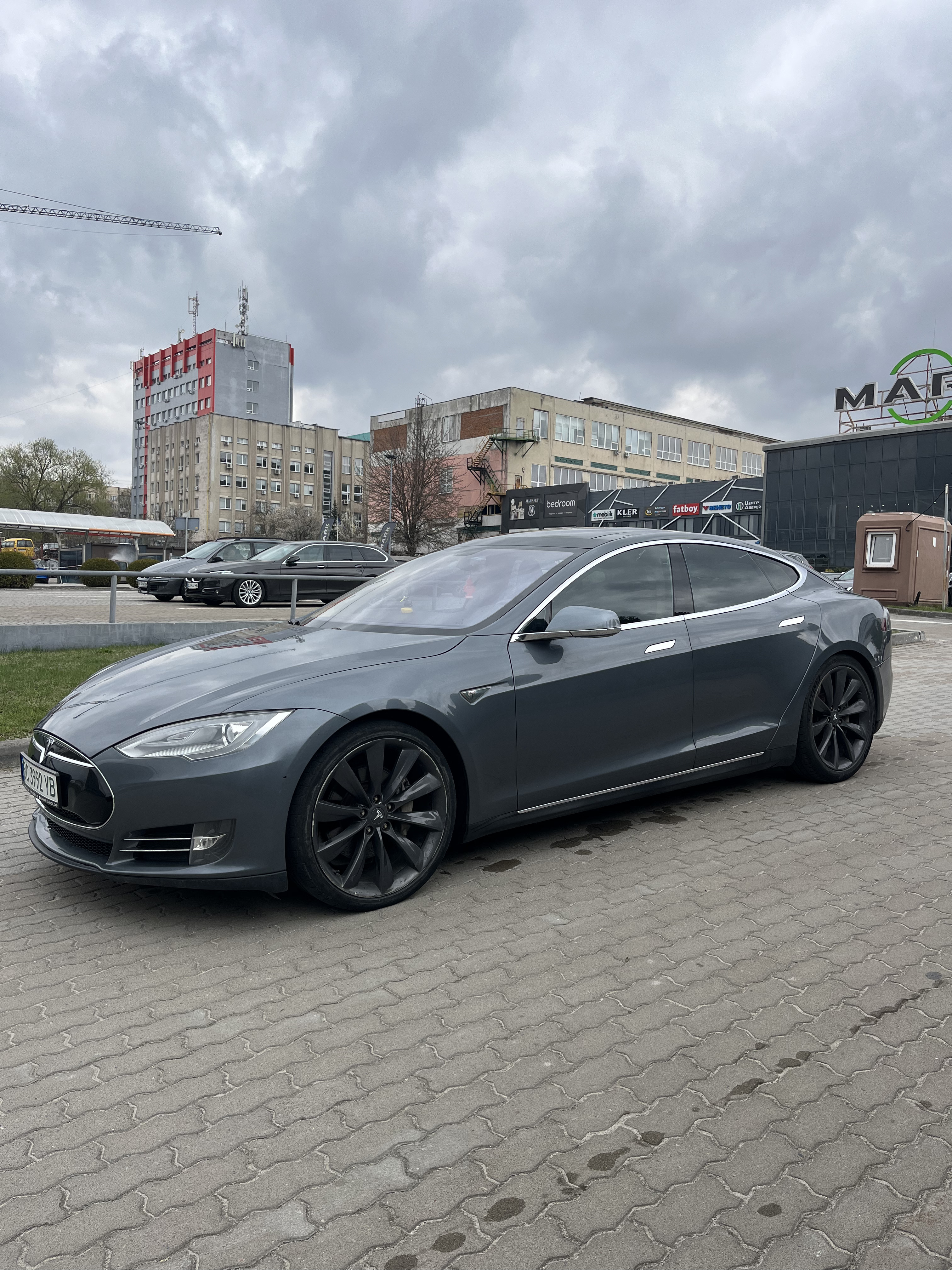 Tesla Model S 85 thumbnail 20