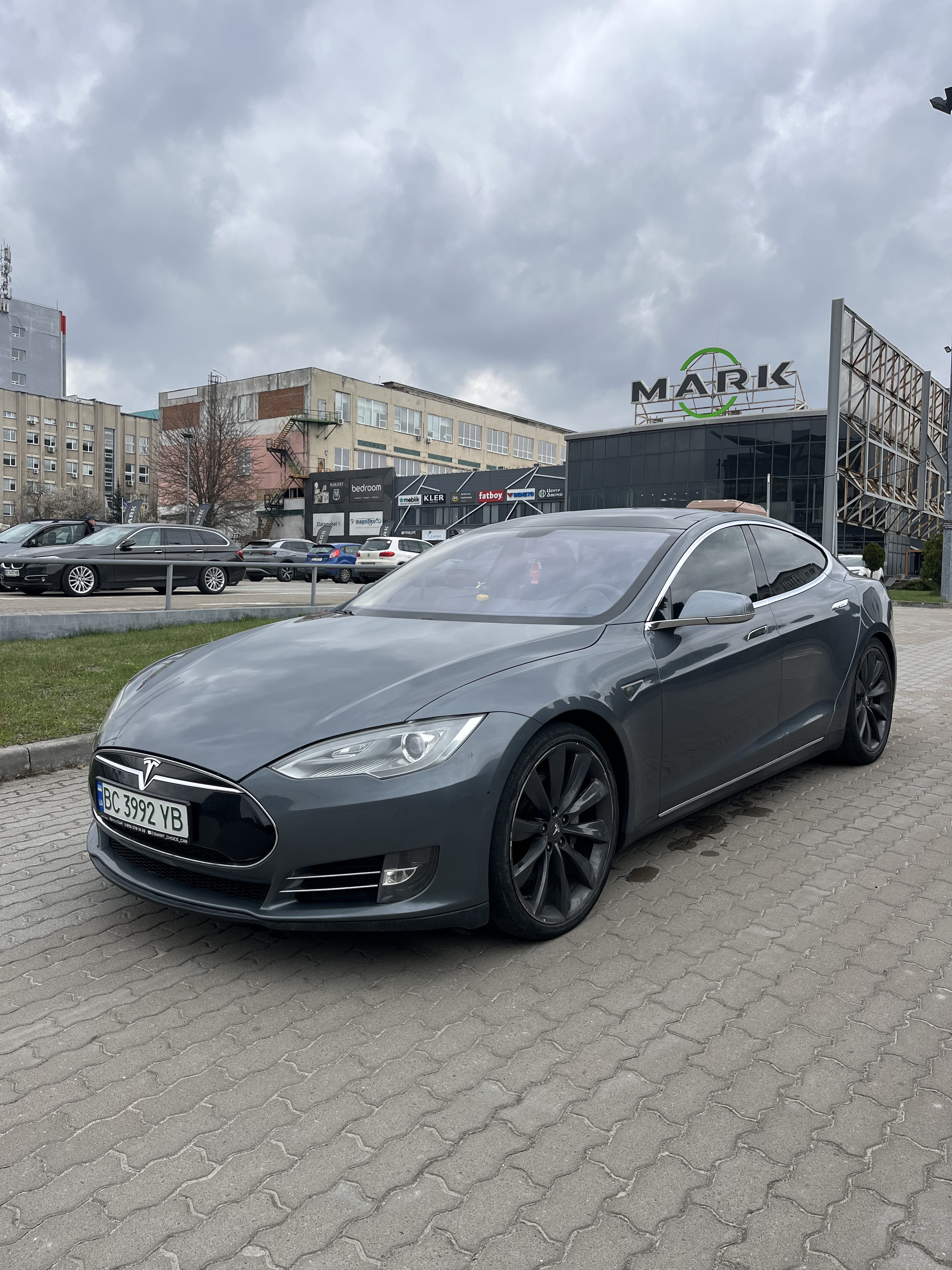 Tesla Model S 85 thumbnail 21