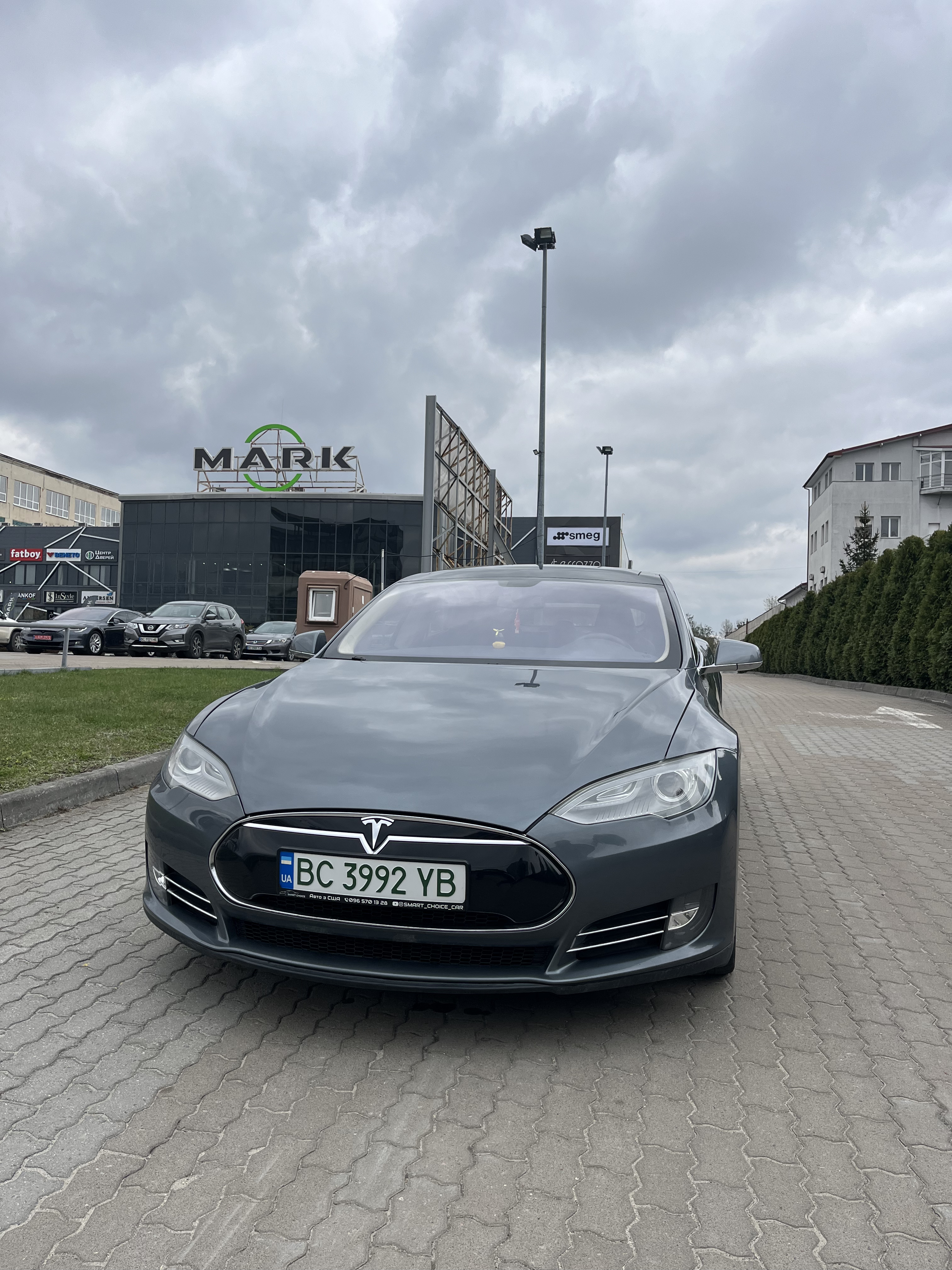 Tesla Model S 85 thumbnail 22