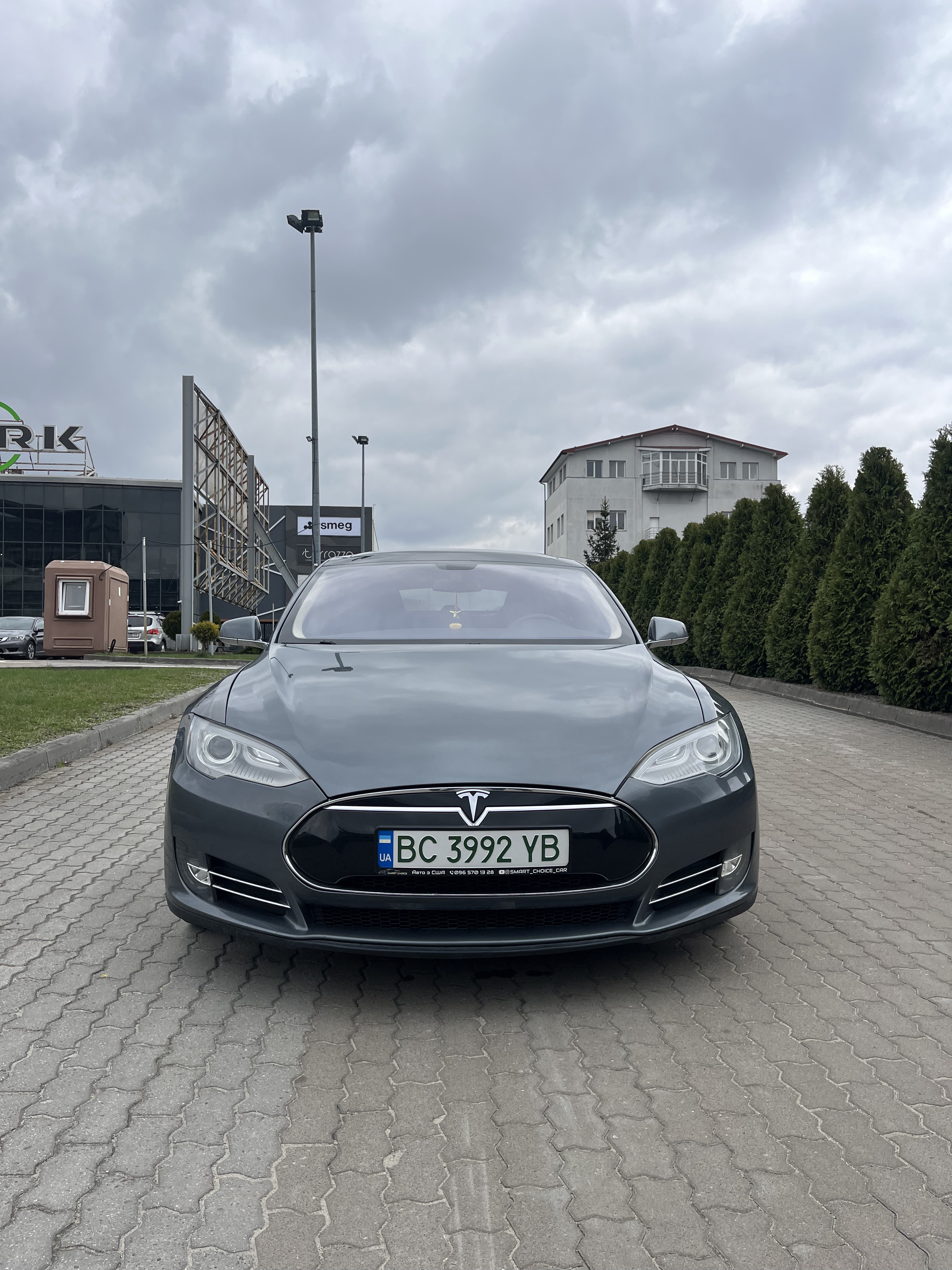 Tesla Model S 85 thumbnail 23