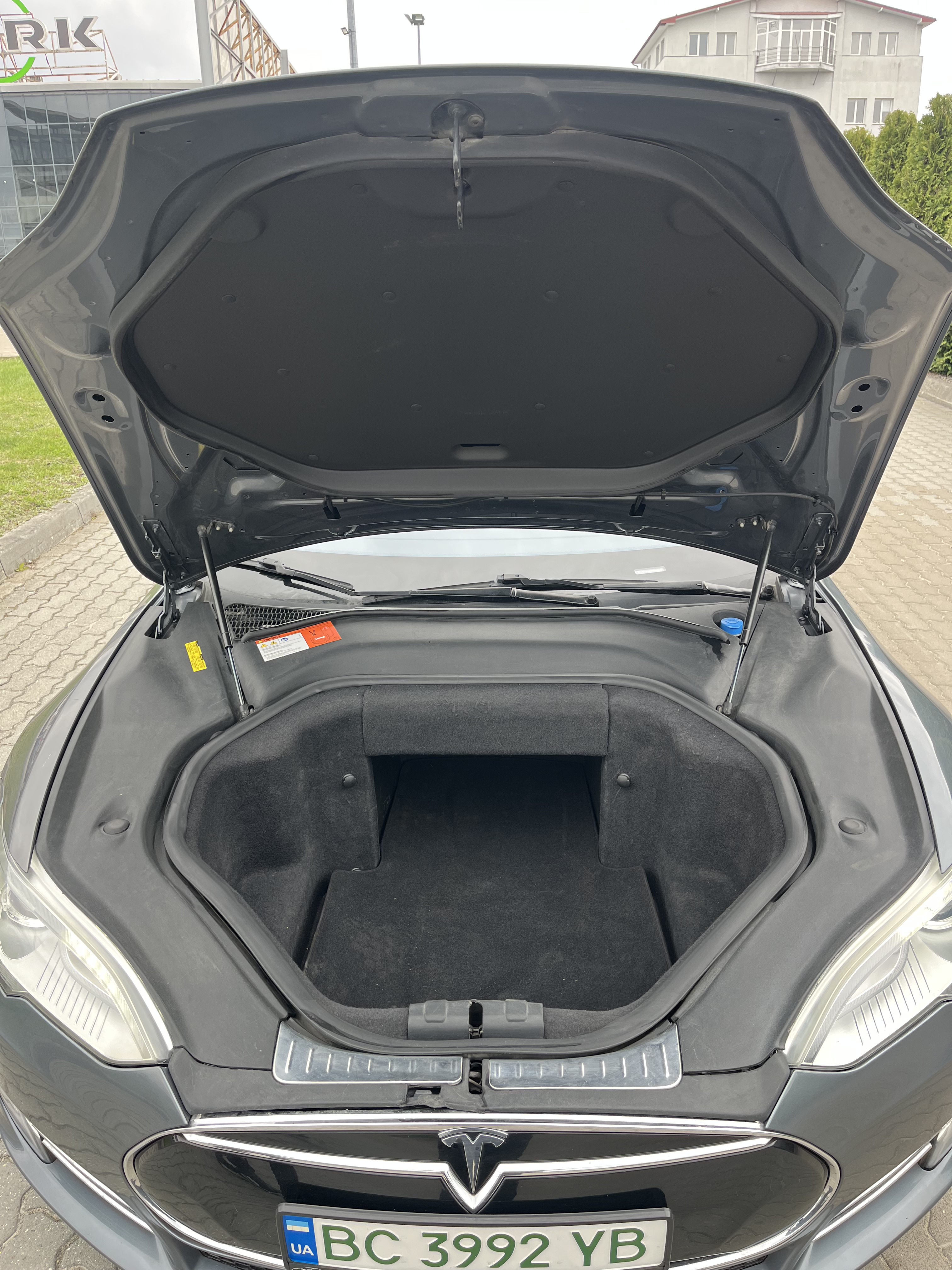 Tesla Model S 85 thumbnail 25