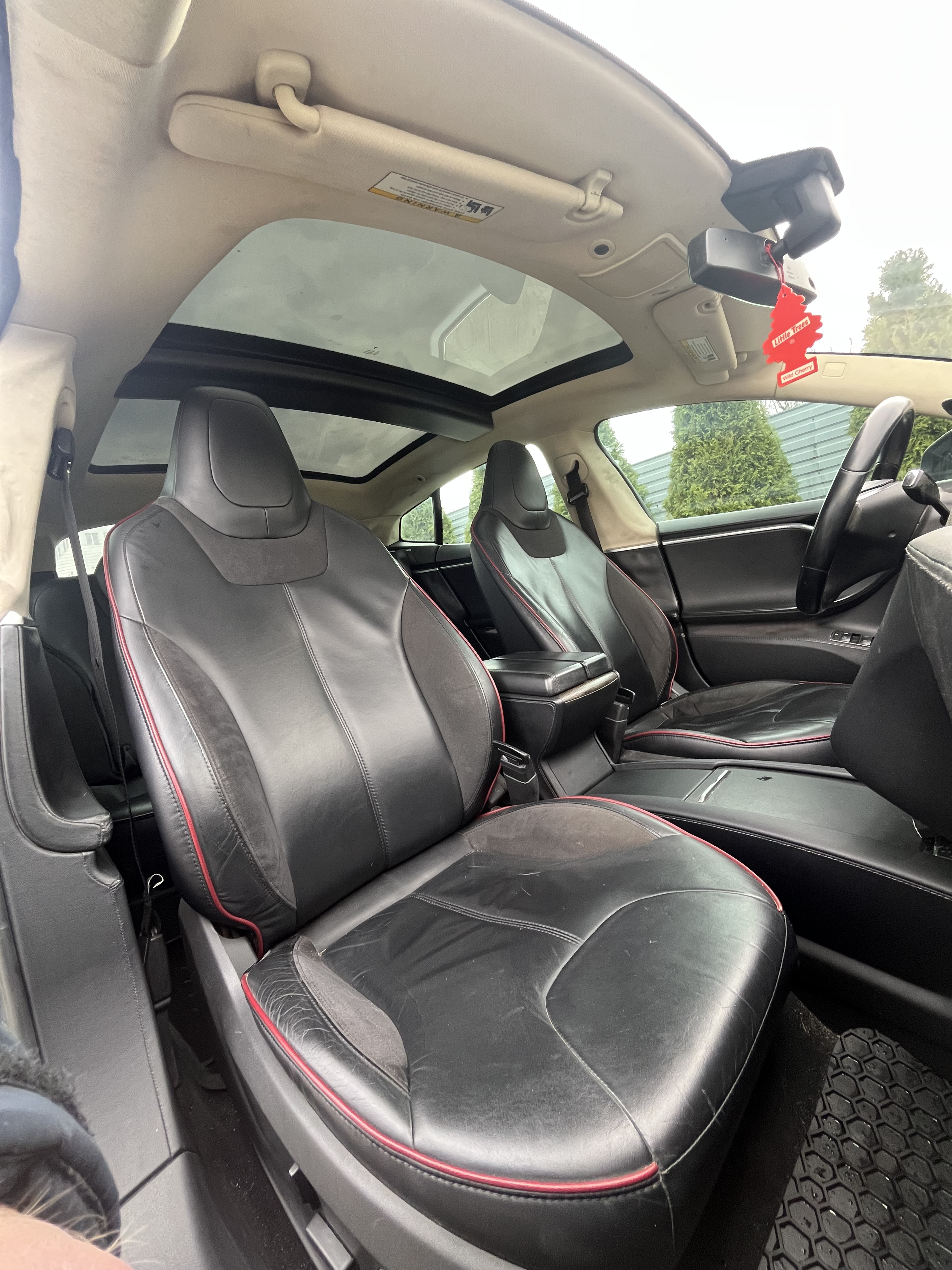 Tesla Model S 85 thumbnail 27