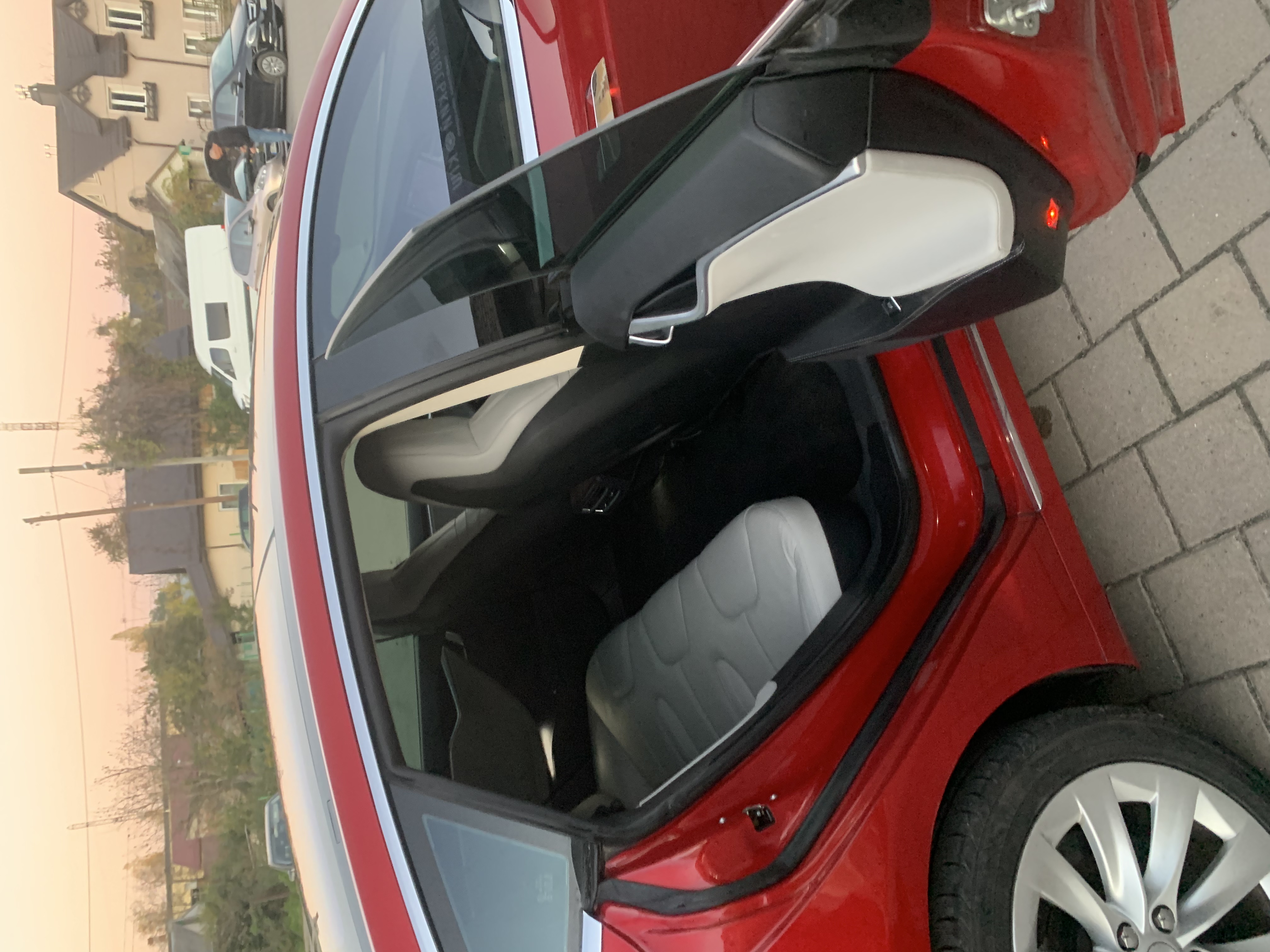 Tesla Model S 75 thumbnail 3