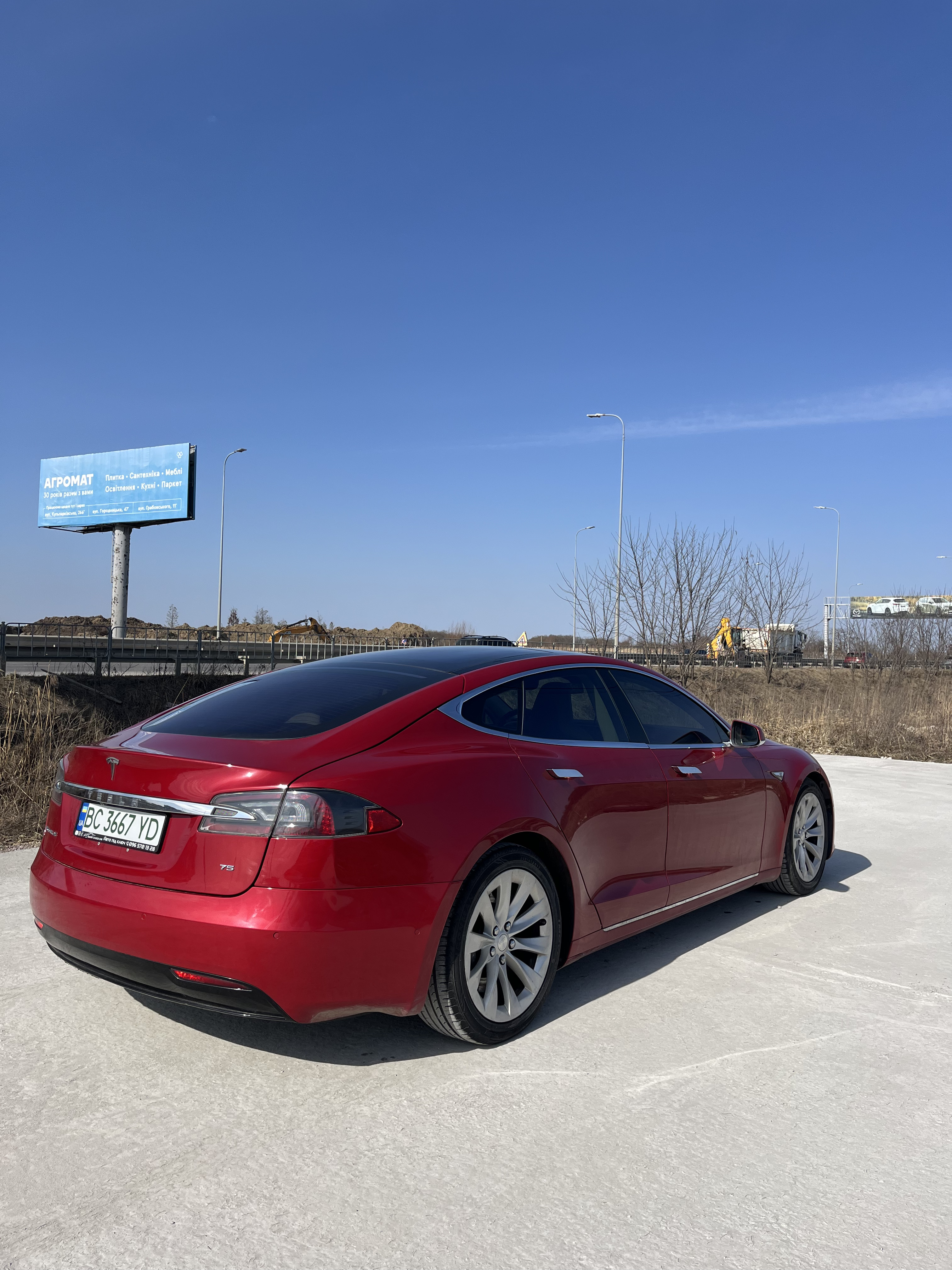 Tesla Model S 75 thumbnail 12