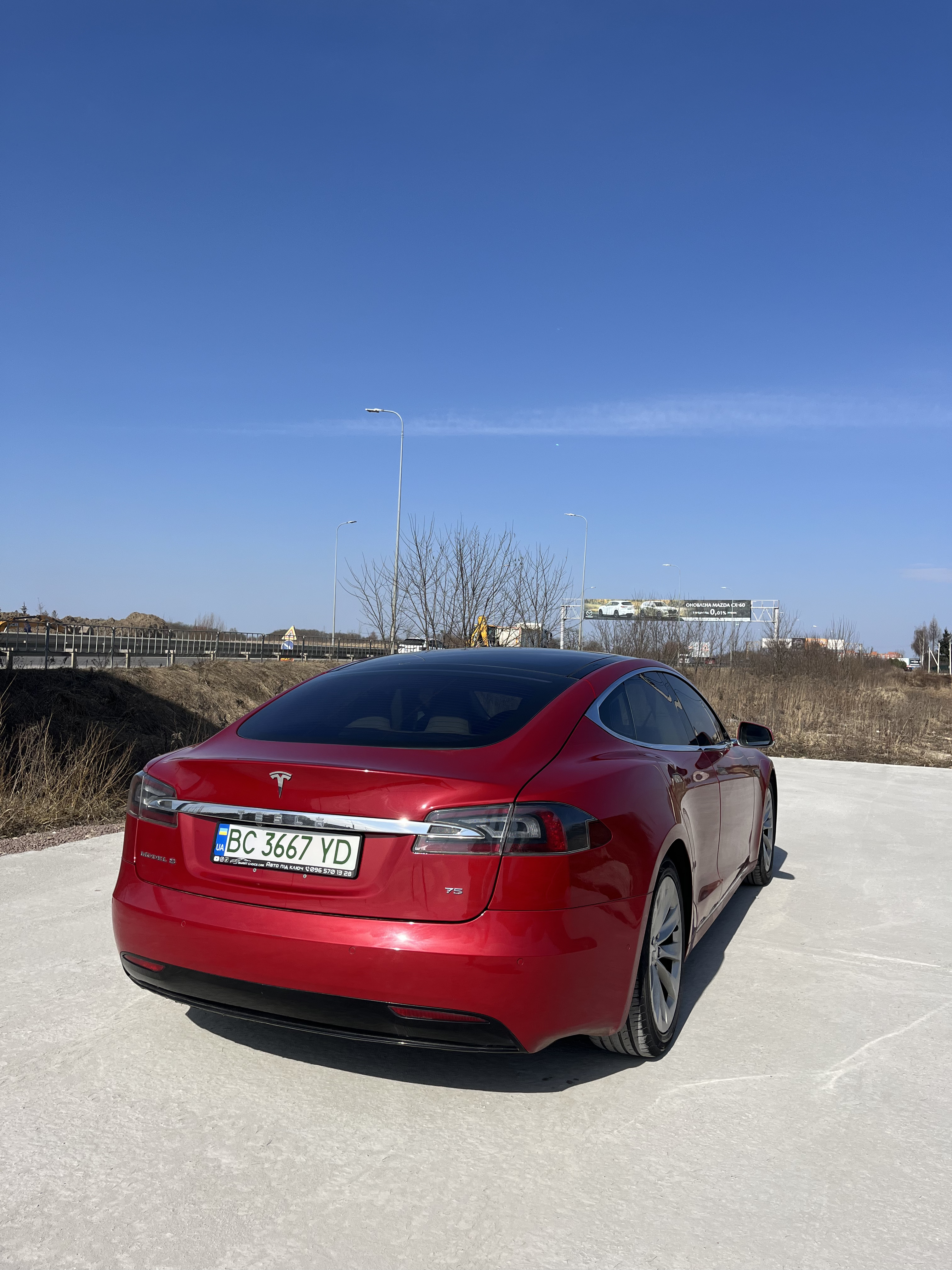 Tesla Model S 75 thumbnail 13