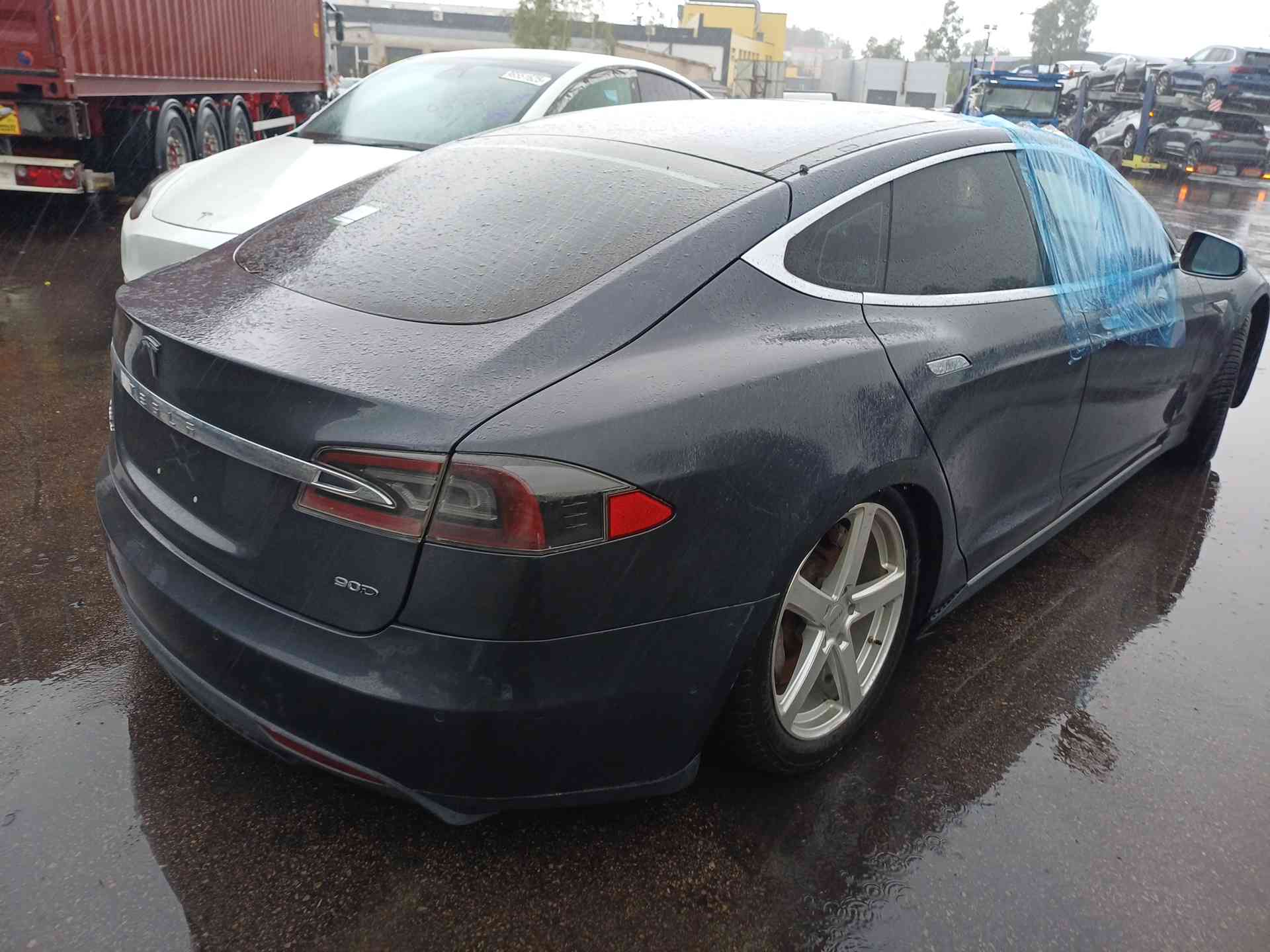 Tesla Model S 90D thumbnail 6