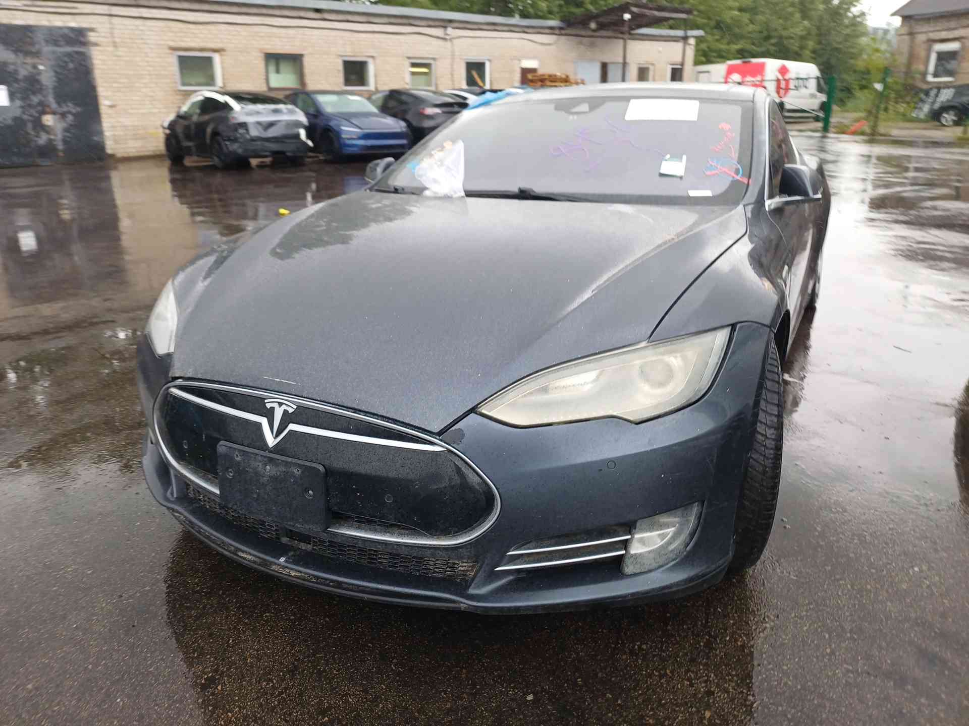 Tesla Model S 90D thumbnail 4