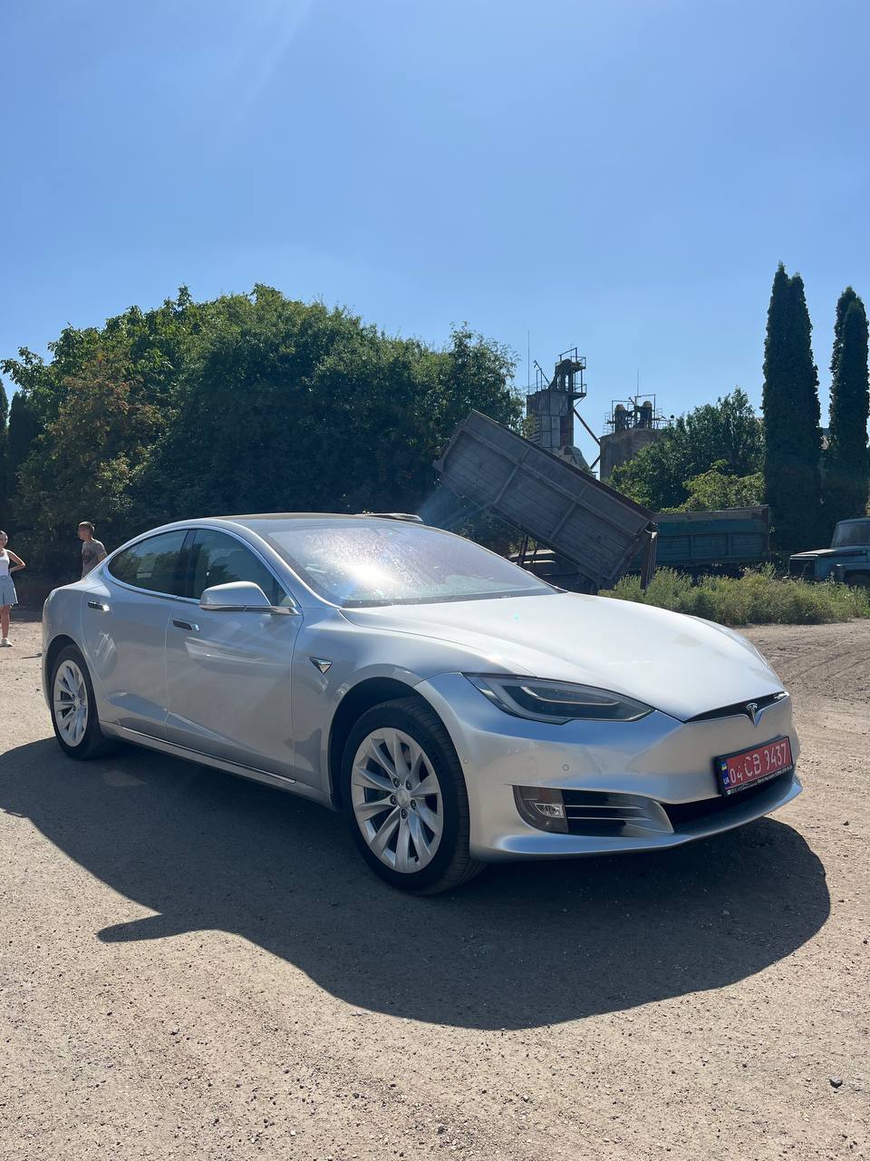 Tesla Model S 100D thumbnail 7