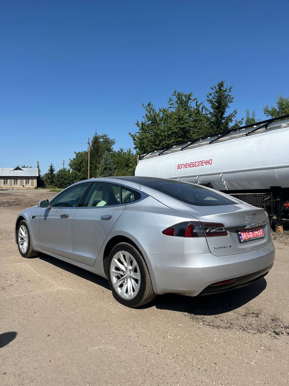 Tesla Model S 100D thumbnail 10