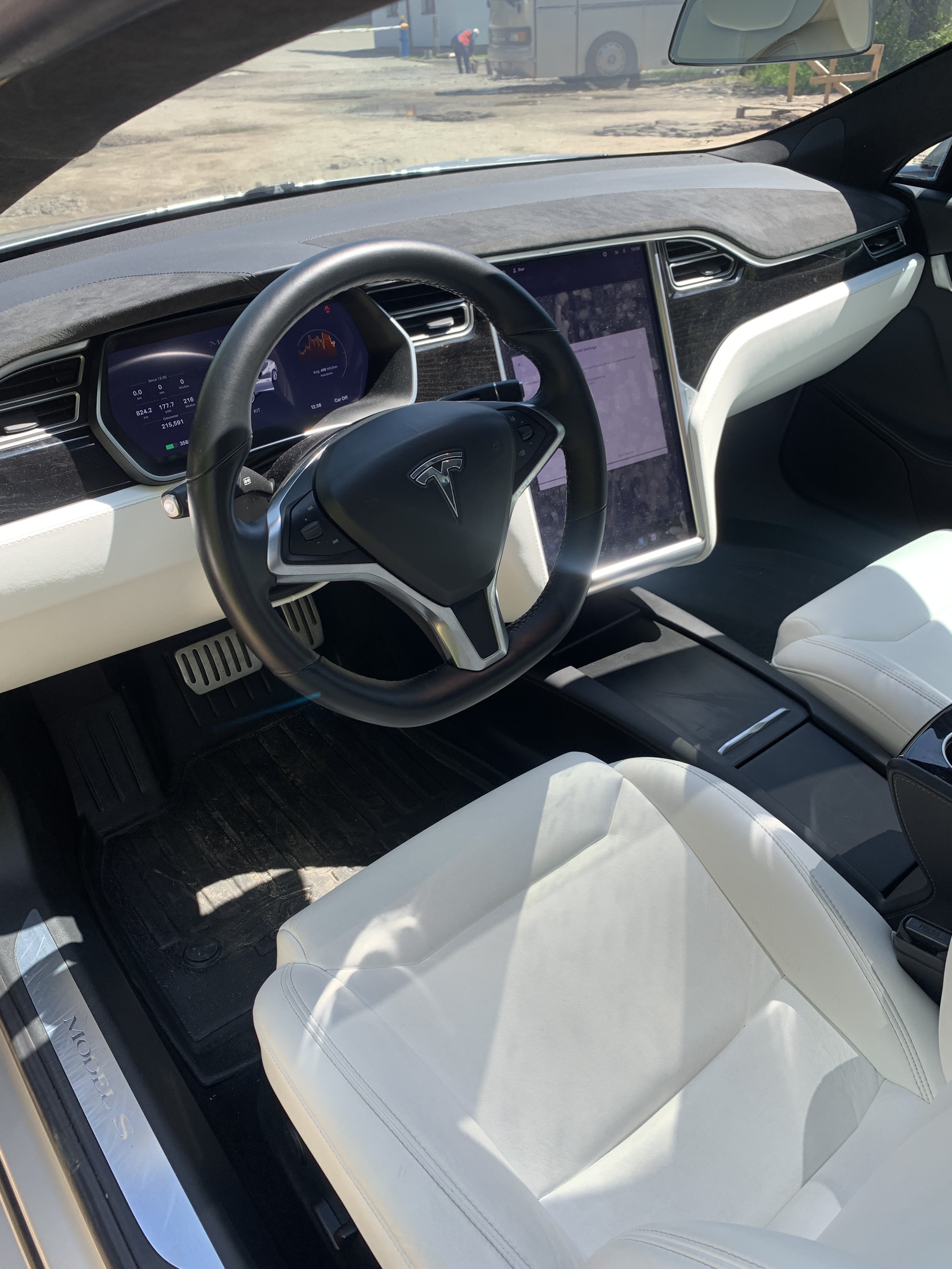 Tesla Model S P100D thumbnail 10