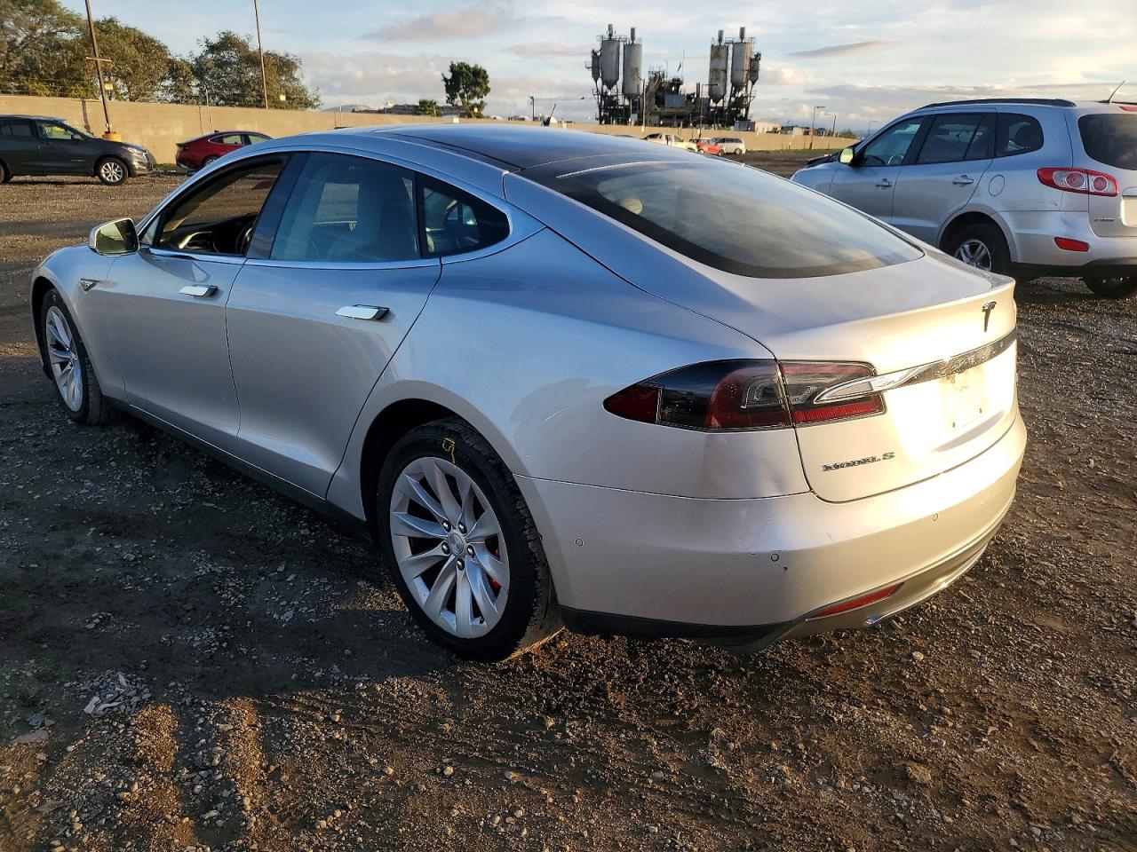 Tesla Model S P85D thumbnail 3