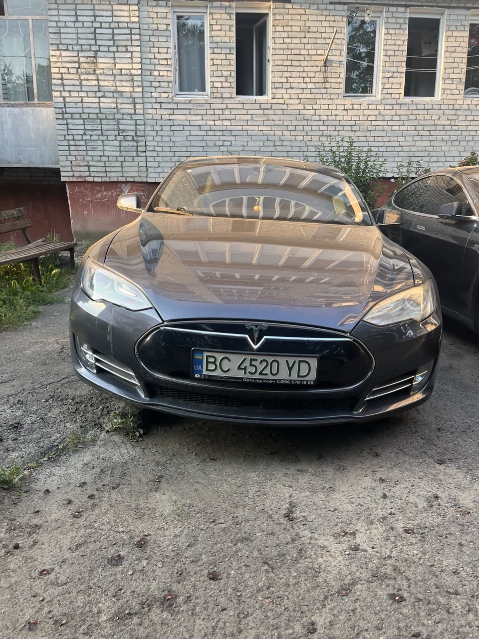 Tesla Model S P85D thumbnail 3