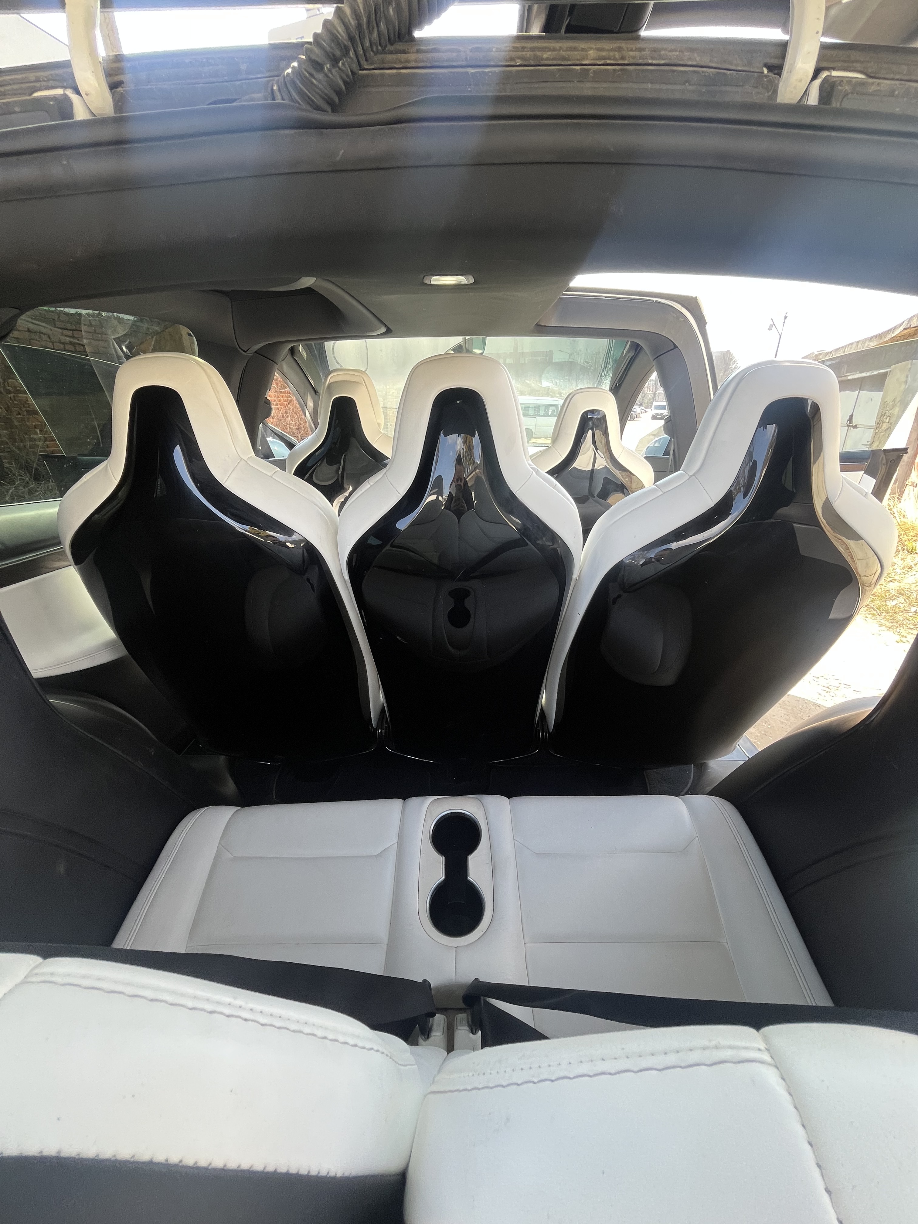 Tesla Model X 75D thumbnail 11