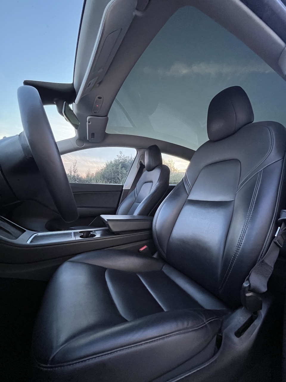 Tesla Model Y Long Range Dual Motor thumbnail 5
