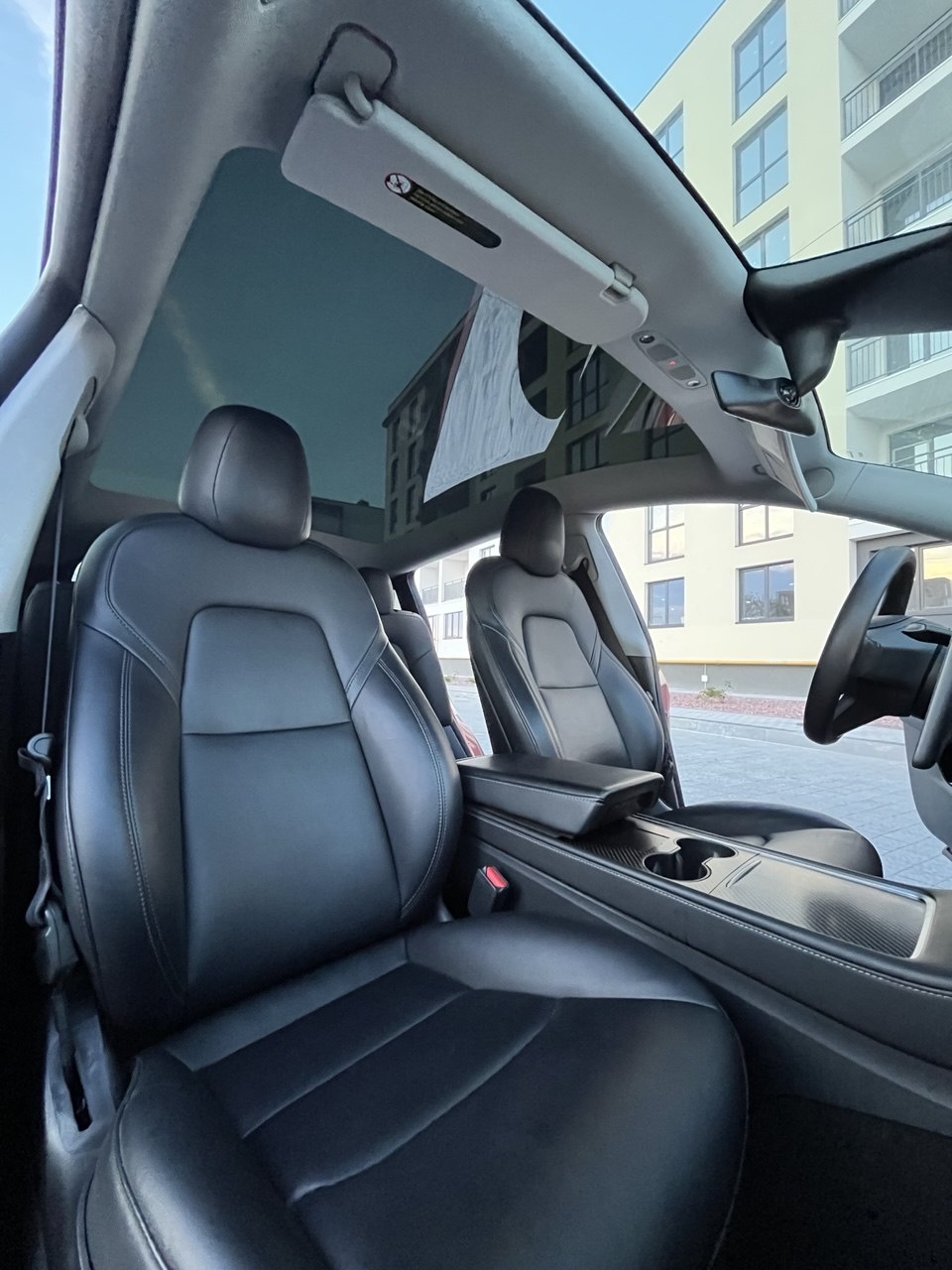 Tesla Model Y Long Range Dual Motor thumbnail 6