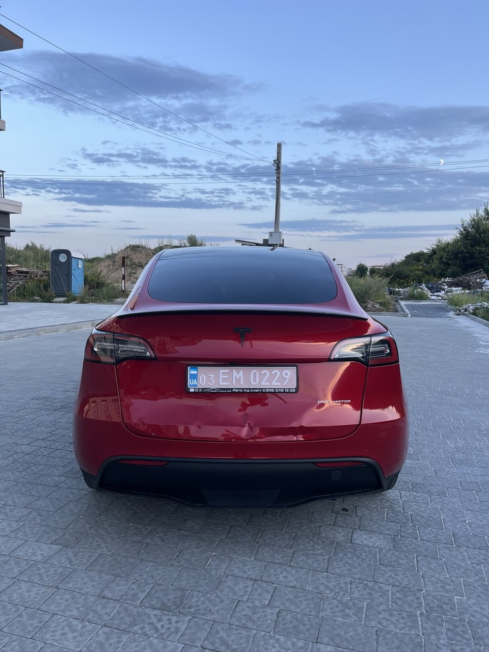 Tesla Model Y Long Range Dual Motor thumbnail 10