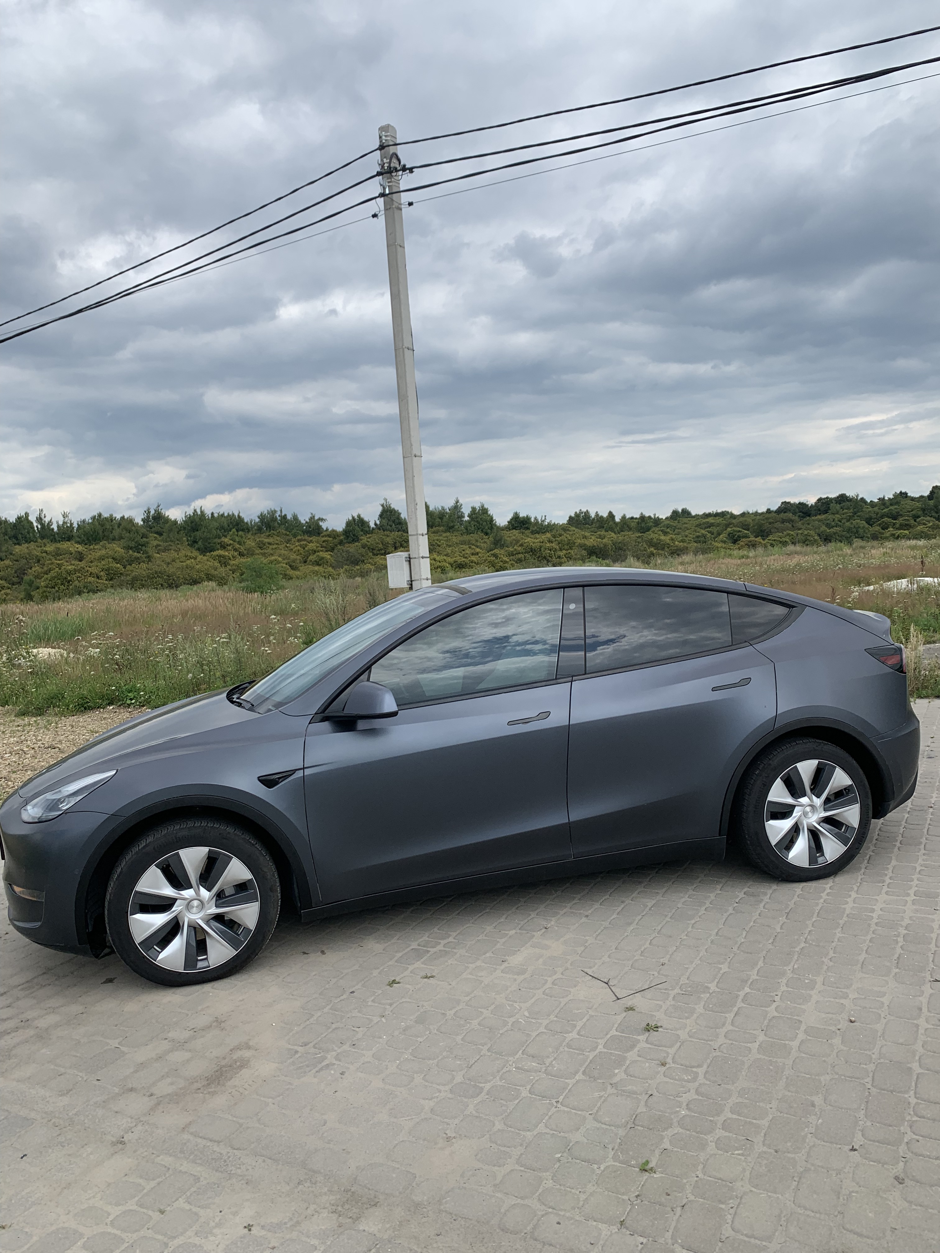 Tesla Model Y Long Range 75 thumbnail 10
