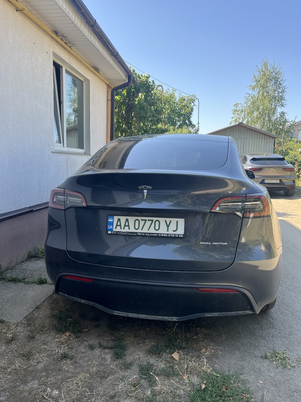 Tesla Model Y Long Range 82 kWh Dual Motor thumbnail 7