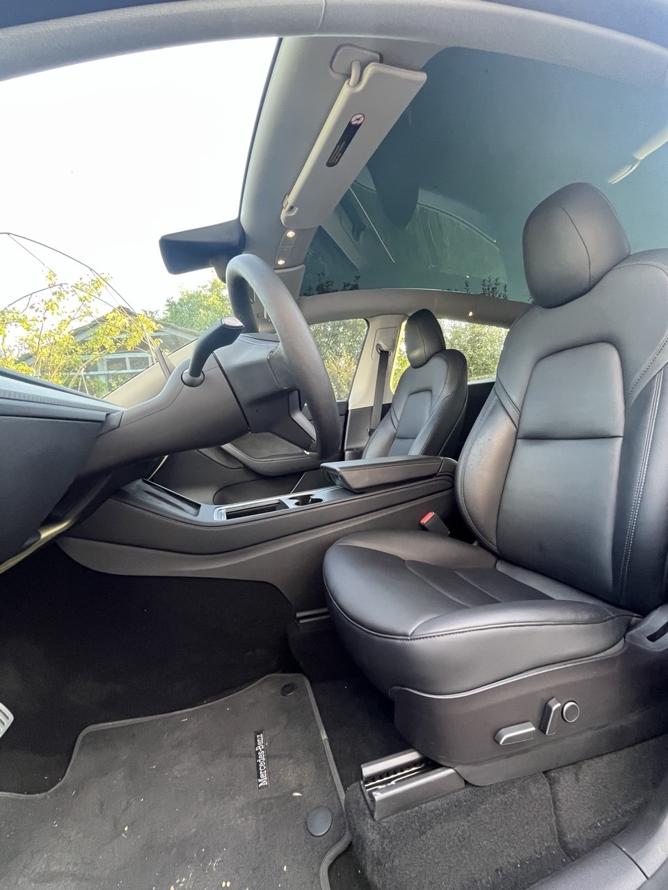 Tesla Model Y Long Range 82 kWh Dual Motor thumbnail 4