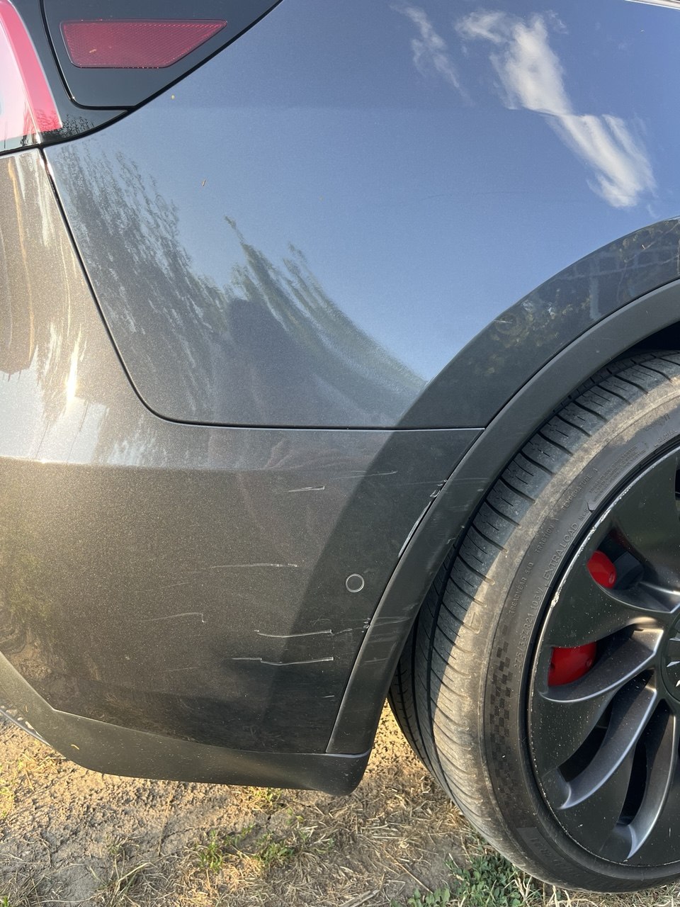 Tesla Model Y Long Range 82 kWh Dual Motor thumbnail 10